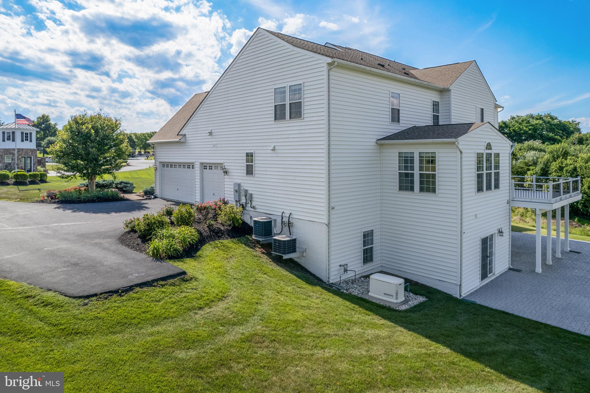 HUNTLEIGH AT CREIGHTON FARMS - Residential