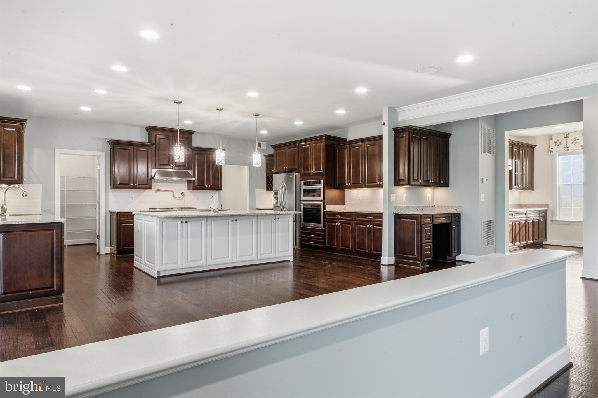 HUNTLEIGH AT CREIGHTON FARMS - Residential