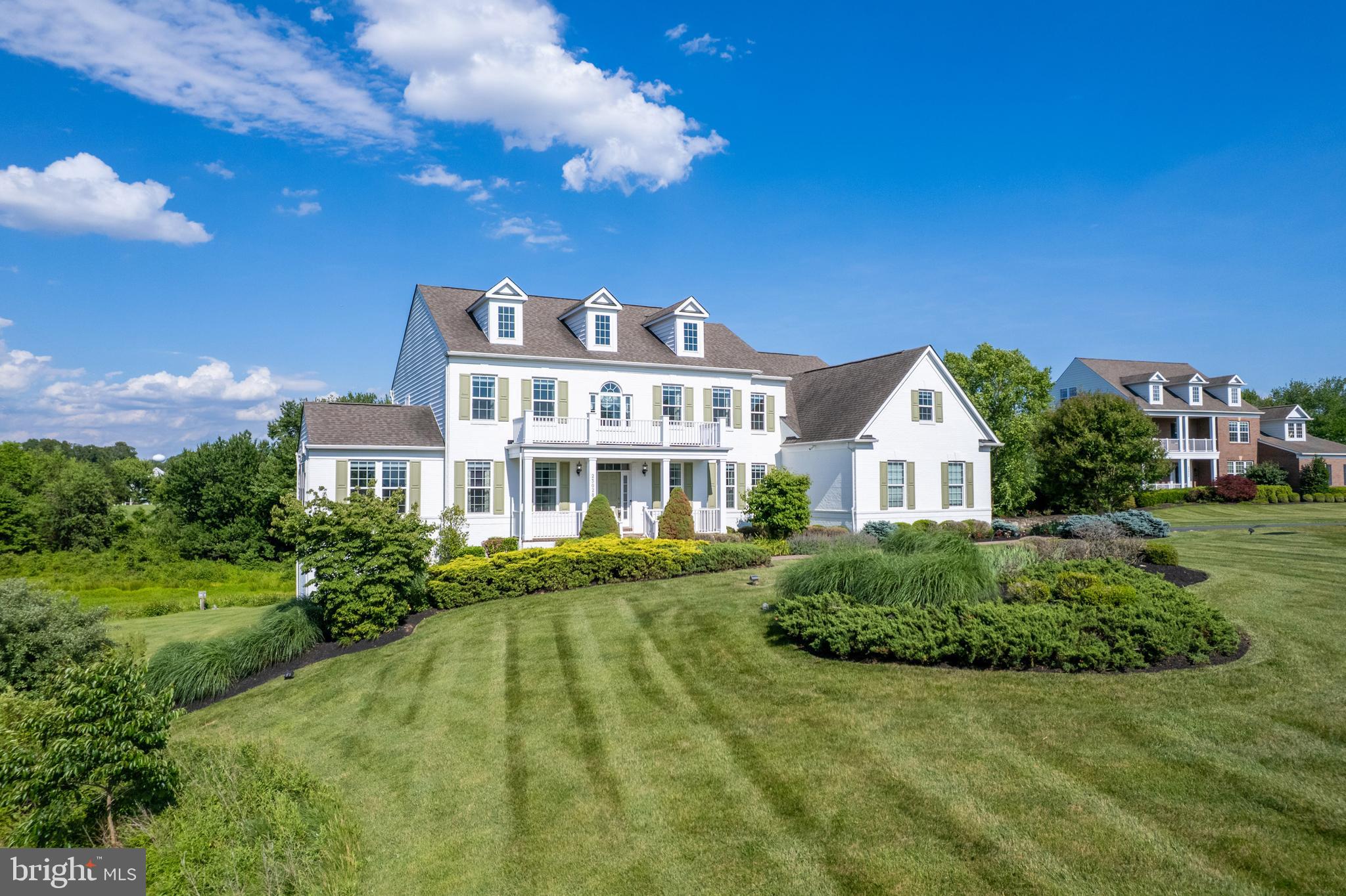 HUNTLEIGH AT CREIGHTON FARMS - Residential