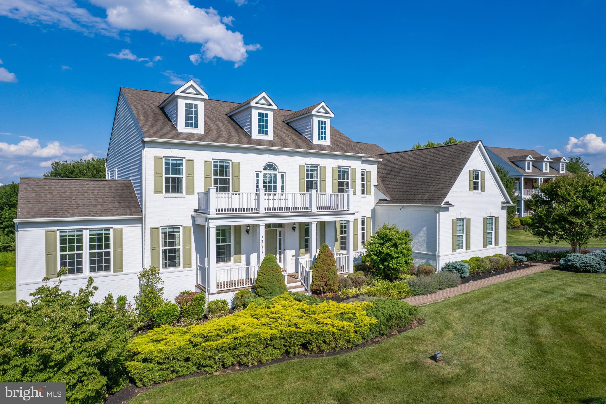 HUNTLEIGH AT CREIGHTON FARMS - Residential