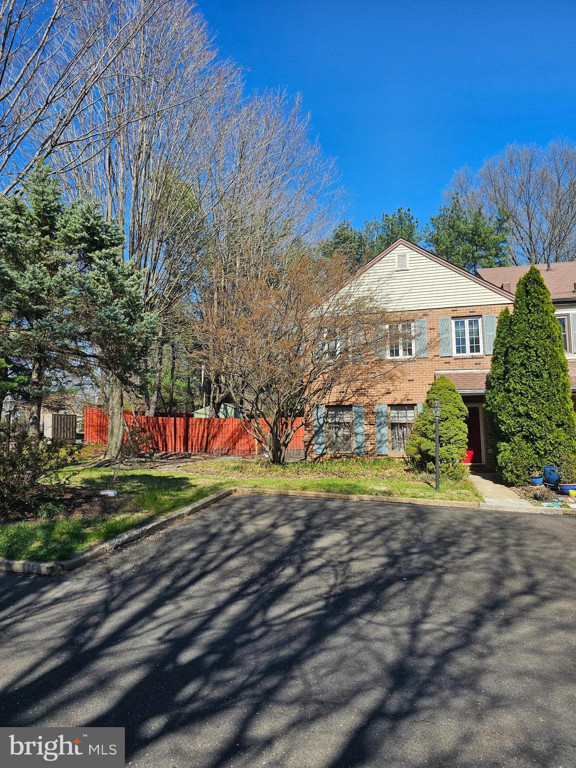 Expanded end townhome in desirable Tareyton Estates.  Vaulted family room with gas fireplace.  Living room with gas fireplace.  Gas heat, central air. Master bedroom with custom steam shower.   Kitchen with breakfast room and bay window. 2nd floor laundry closet.  Community pool. No association fee.