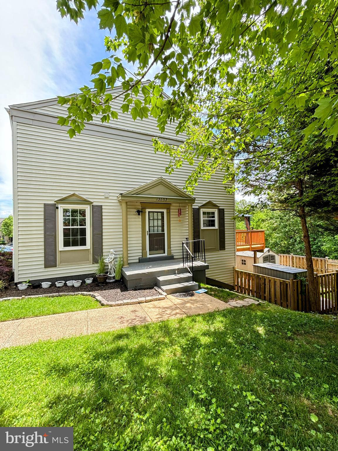 SINGLETONS GROVE - Residential Lease