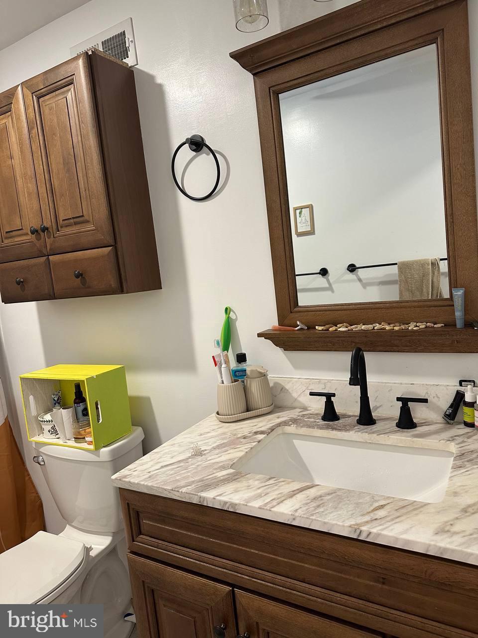 SINGLETONS GROVE - Residential Lease