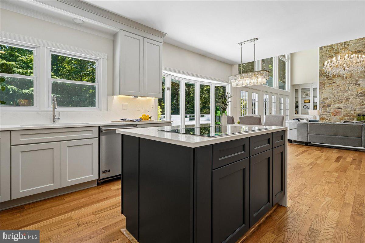 FALCONHURST - Residential