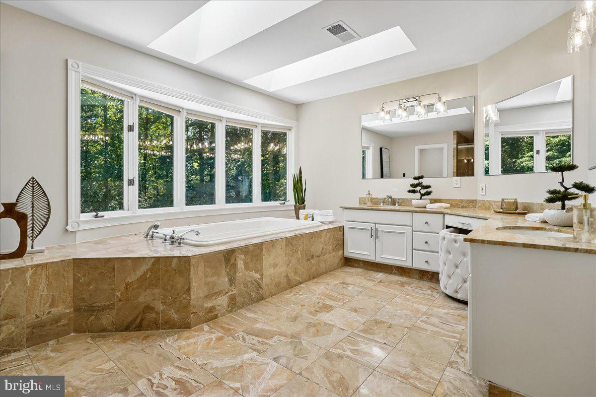 FALCONHURST - Residential