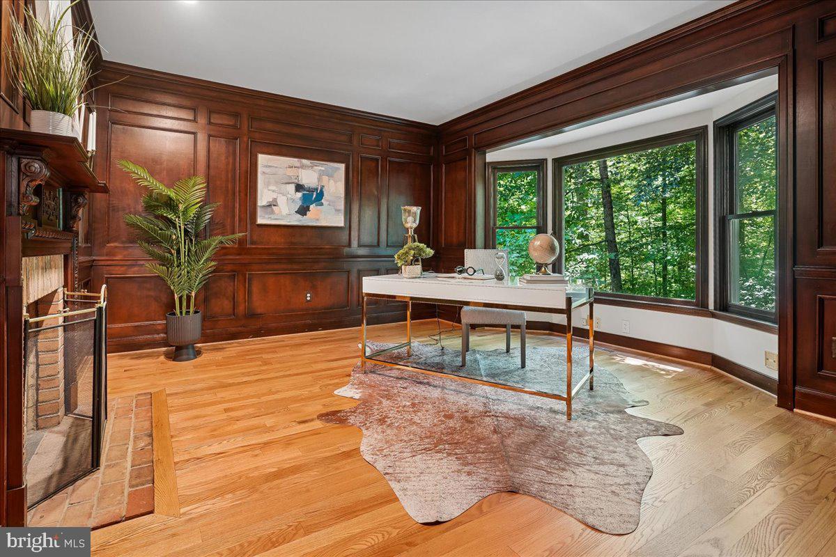 FALCONHURST - Residential