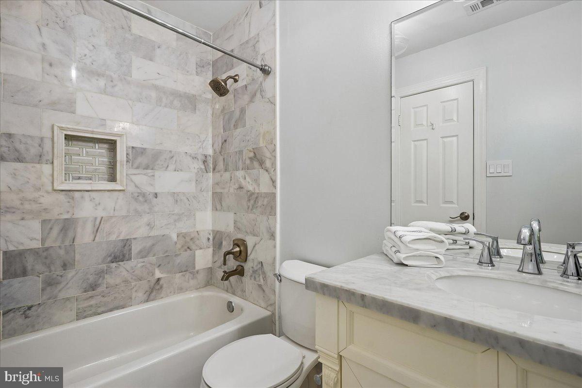 FALCONHURST - Residential