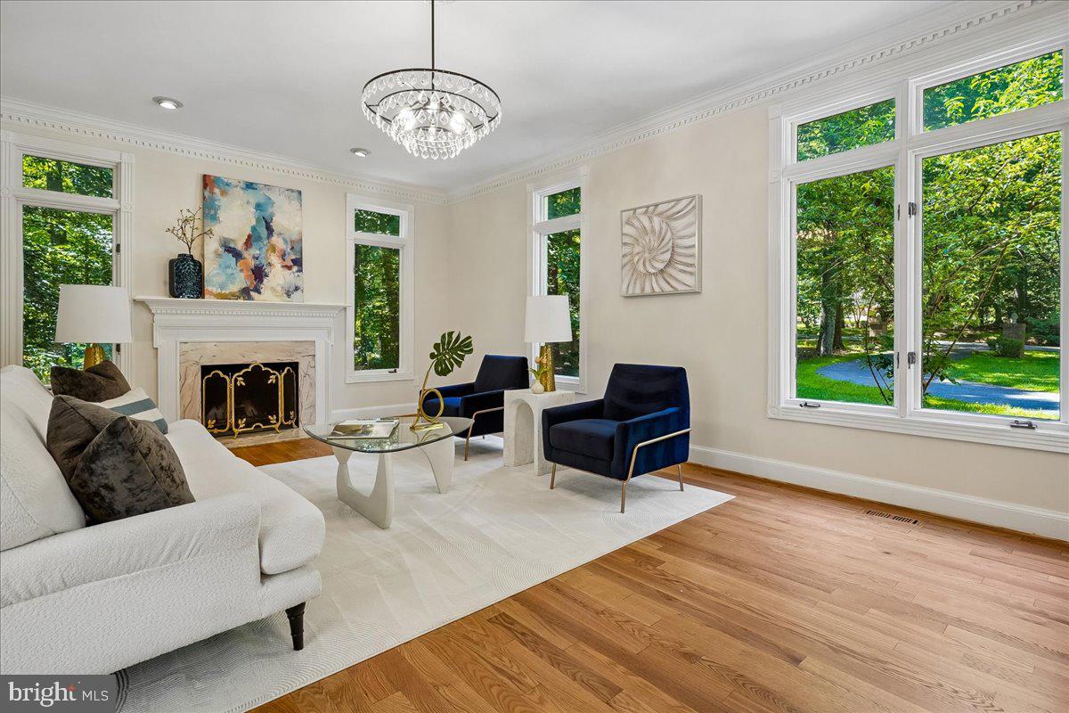 FALCONHURST - Residential