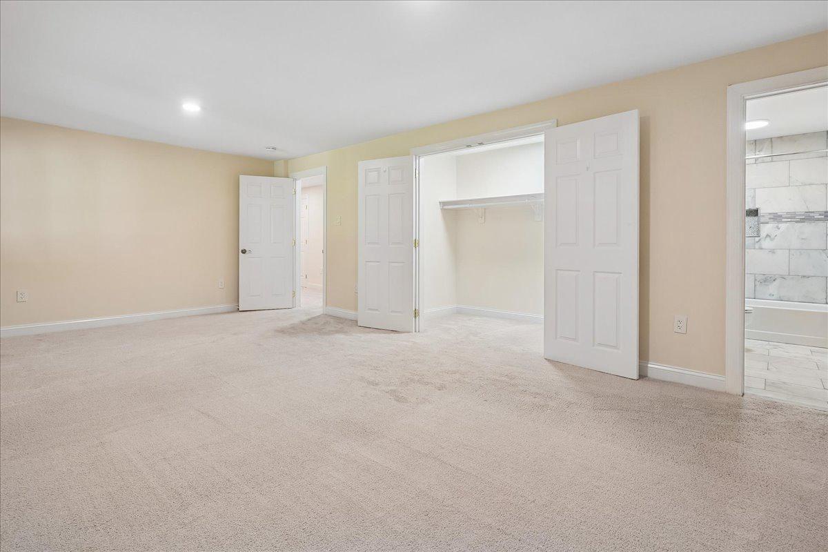 FALCONHURST - Residential