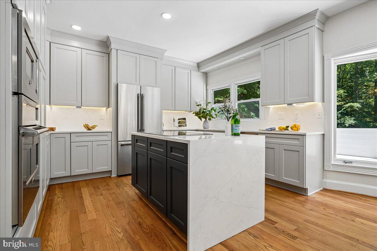 FALCONHURST - Residential
