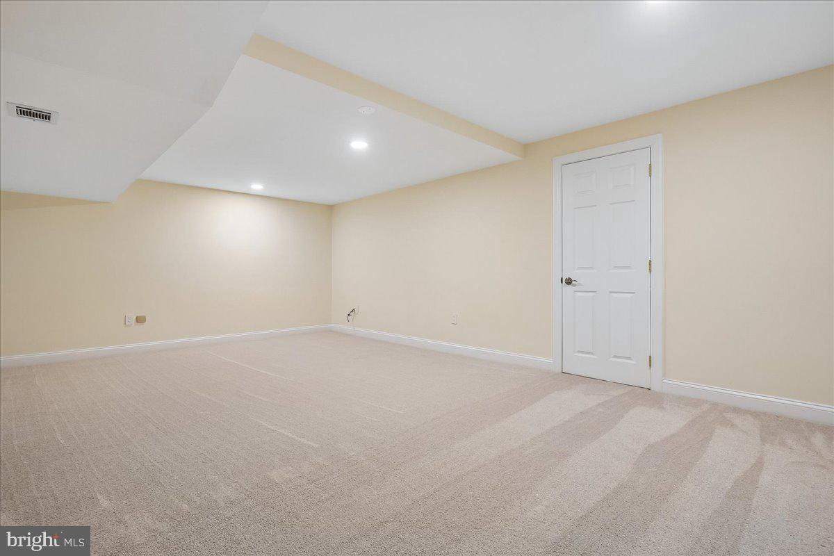 FALCONHURST - Residential