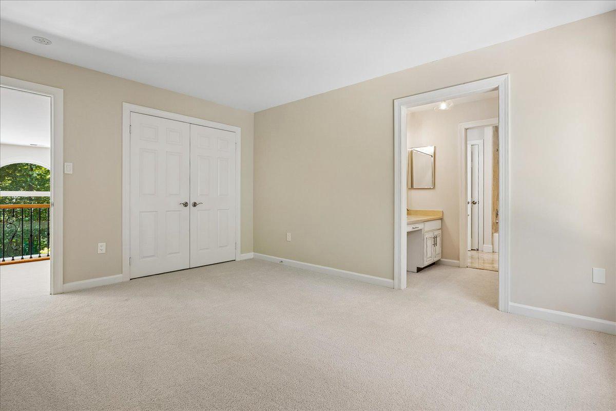 FALCONHURST - Residential