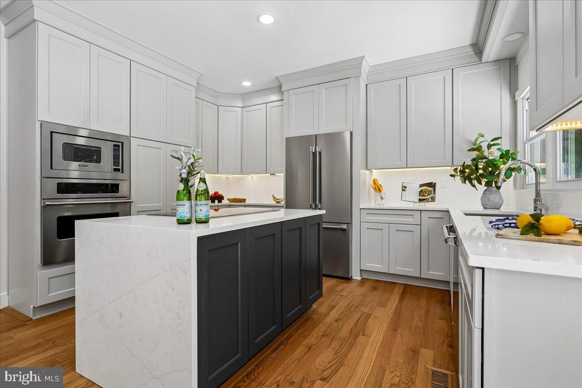 FALCONHURST - Residential