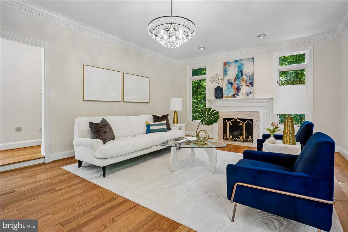FALCONHURST - Residential