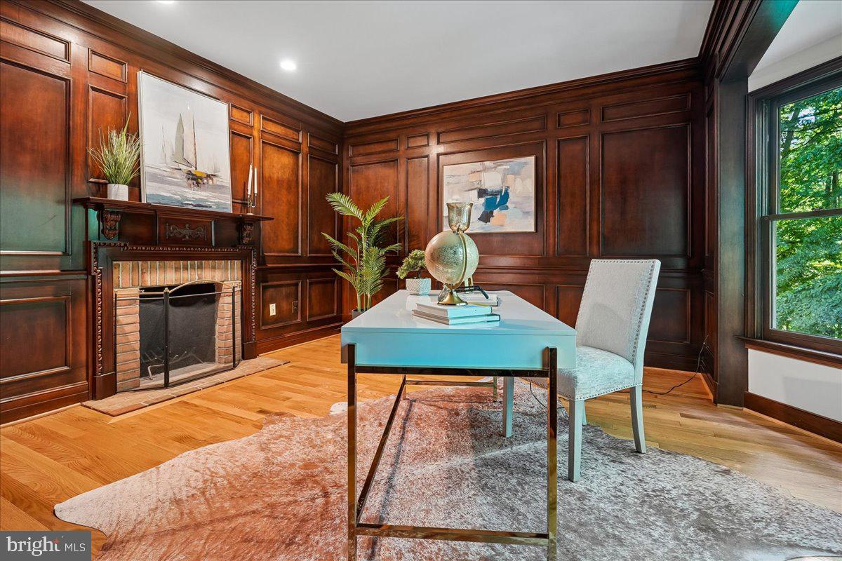 FALCONHURST - Residential