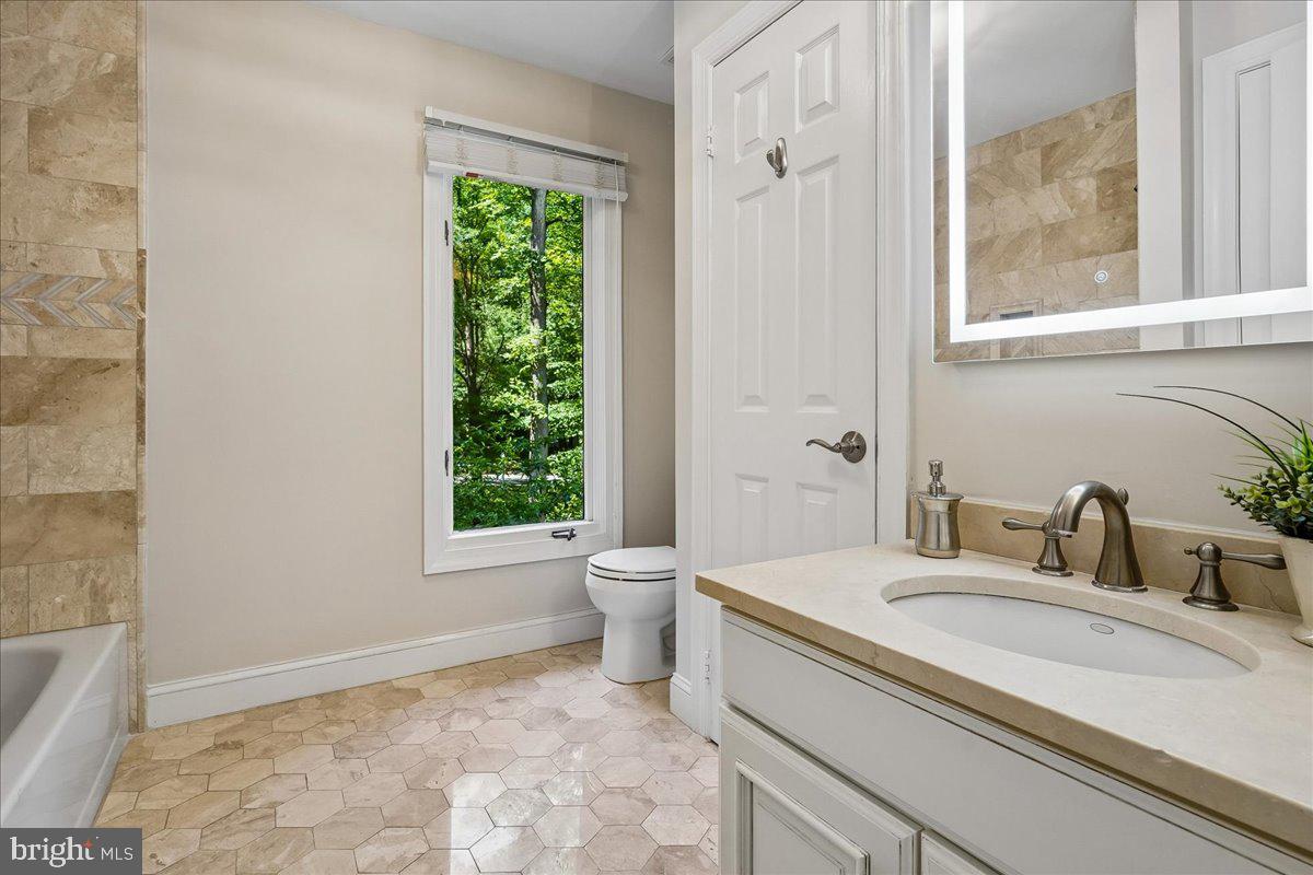 FALCONHURST - Residential