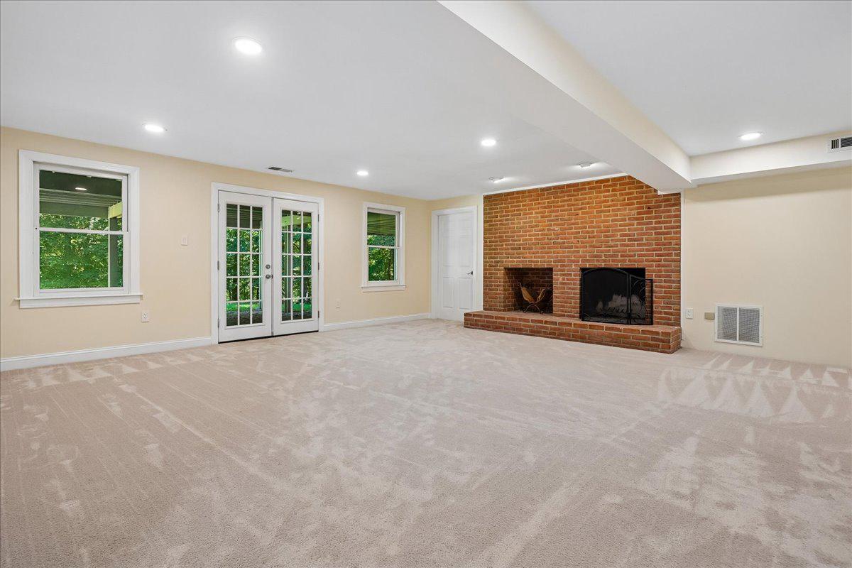 FALCONHURST - Residential