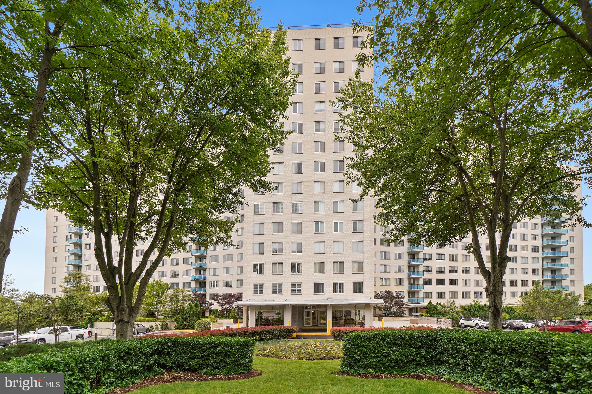 Welcome to 10500 Rockville Pike Unit 605! Located in the sought-after Grosvenor Park building, this spacious studio-style unit offers approximately 560 square feet of living space with sweeping views of the cityscape and lush 20-acre grounds.

Welcoming entry with expansive closet space for storage and classic refinished parquet wood flooring throughout. The open concept living area is bright with wall-to-wall dual-pane insulated and soundproof windows letting in an abundance of natural light. Recent updates include a replaced HVAC convector, installed Bali vertical blinds, fresh paint, updated interior doors, and new bath enclosure doors and hardware.

The kitchen features ample cabinetry with updated countertops, cooktop, sink, garbage disposal, dishwasher, stainless-steel gas range, oven, and durable tile flooring. The walk-in closet features dual-sided racks and shelving for optimal organization and storage. The closet leads to the full bath with crisp tilework, tub/shower combo with glass door entry, updated vanity, and refreshed hardware.

All utilities including cable and internet are included in the condo fee. Community amenities include Concierge and security services, Swimming Pool, Fitness Center, Laundry Facilities, Tennis Courts, Walking Paths, Playground, Grocery Store, and Lake access.

Commuter’s dream location with a private underpass providing a short walk directly to the Grosvenor Metro Red Line station—just minutes to NIH, Walter Reed, Downtown Bethesda, and Downtown Washington, DC. Convenient access to I-495 and I-270 makes getting anywhere in the DMV a breeze!

Schedule your showing today!