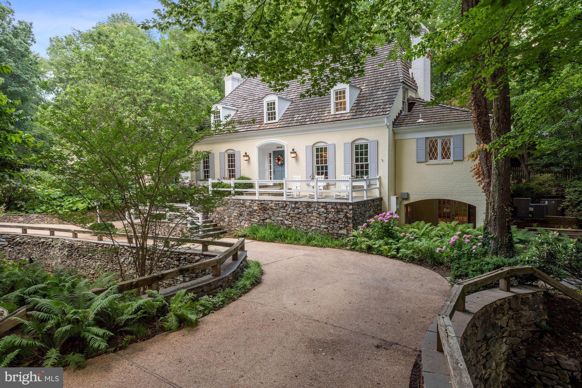 BRADLEY HILLS GROVE - Residential