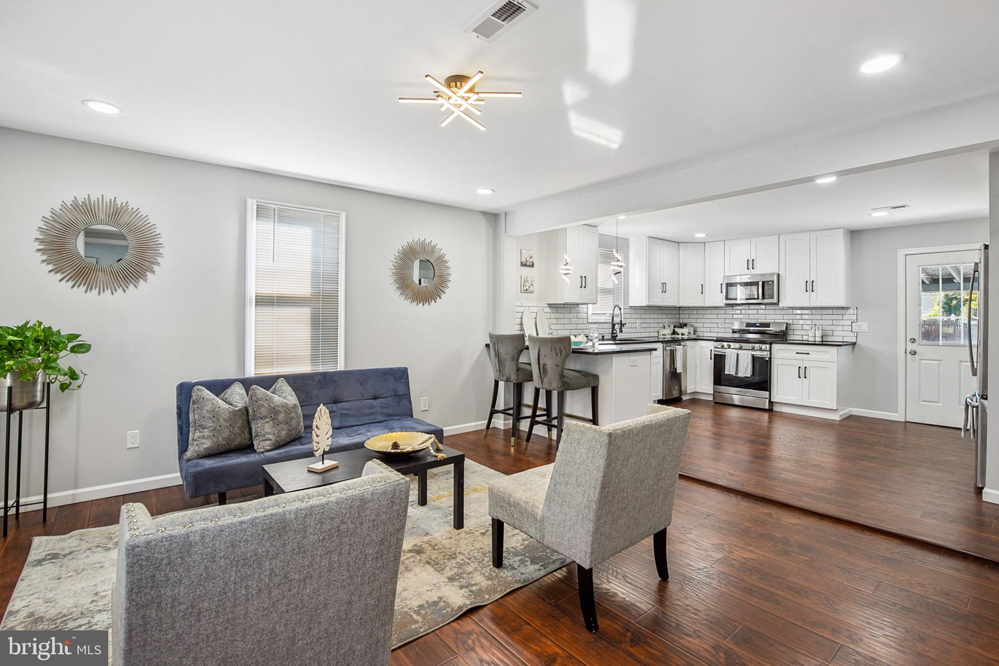 GRAY MANOR - Residential
