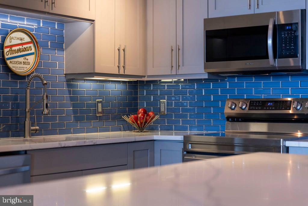 LOCUST POINT - Residential
