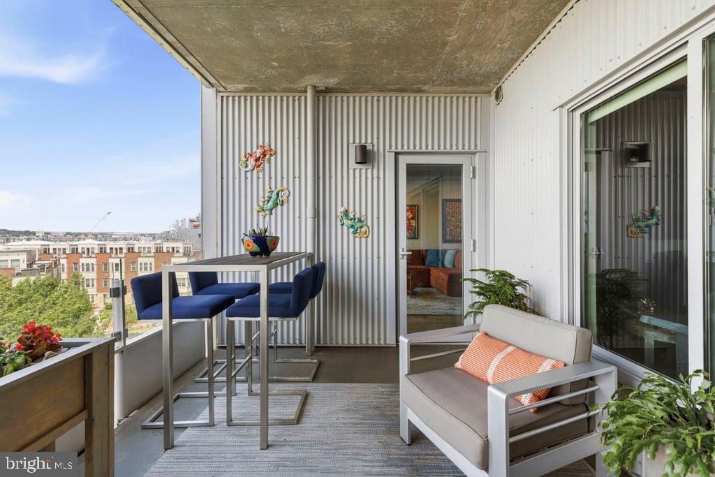 LOCUST POINT - Residential