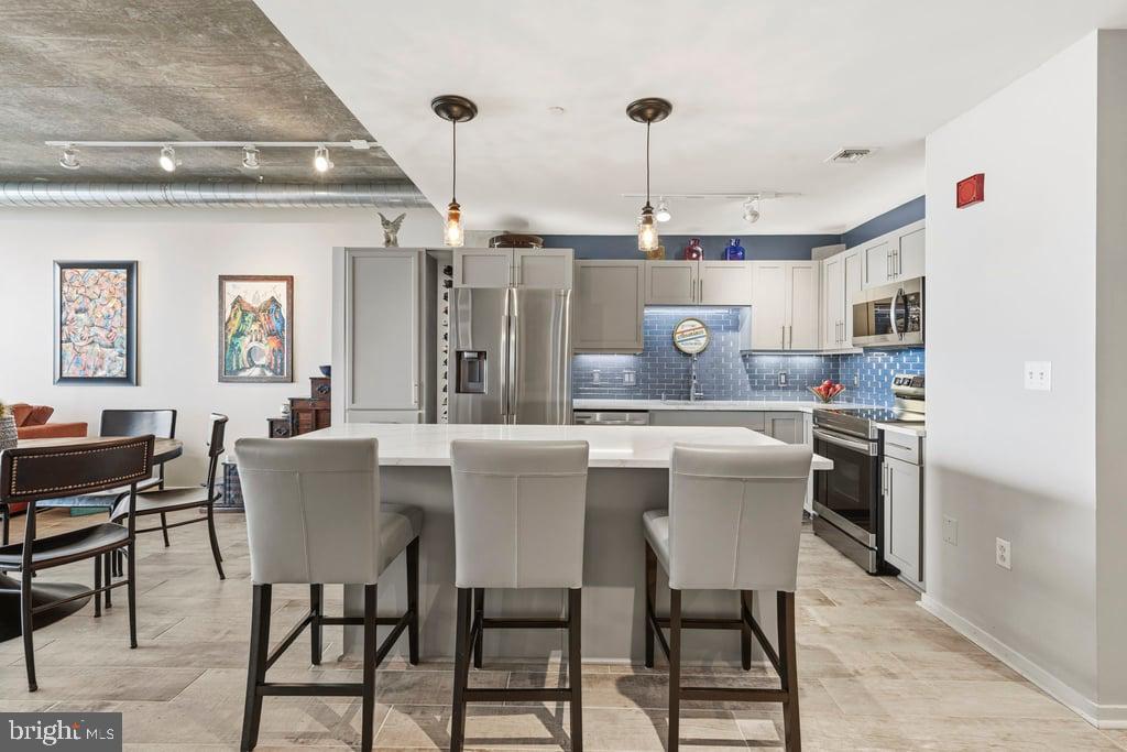 LOCUST POINT - Residential