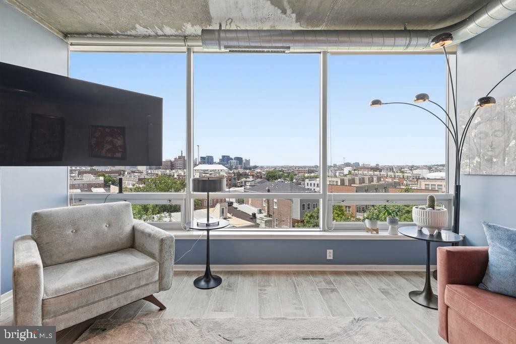 LOCUST POINT - Residential
