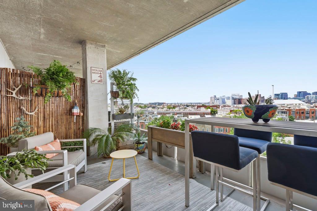 LOCUST POINT - Residential