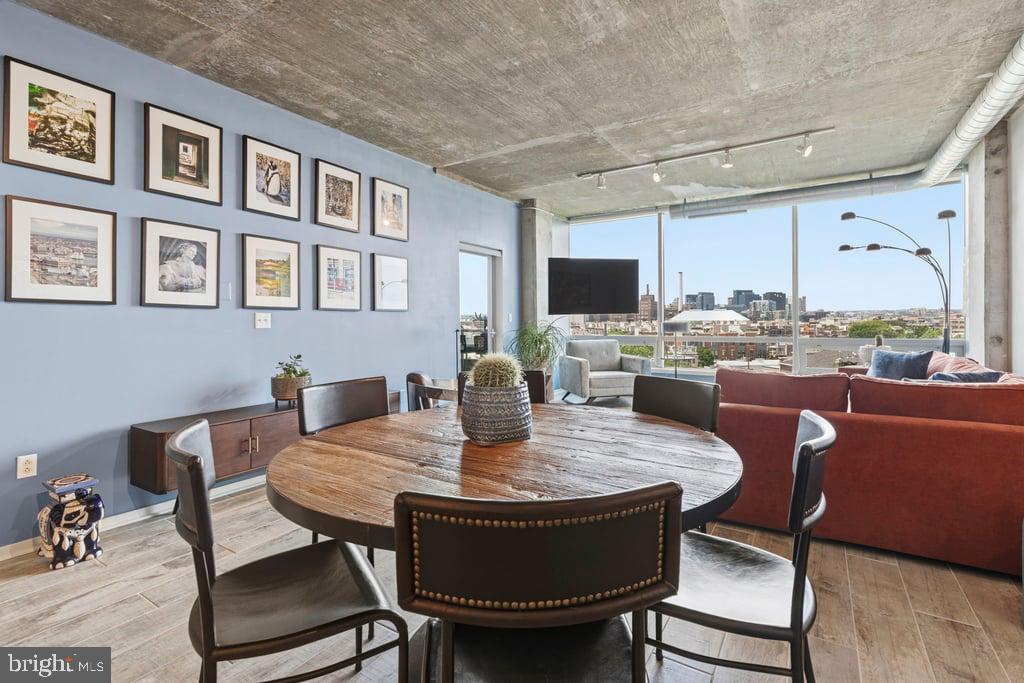 LOCUST POINT - Residential