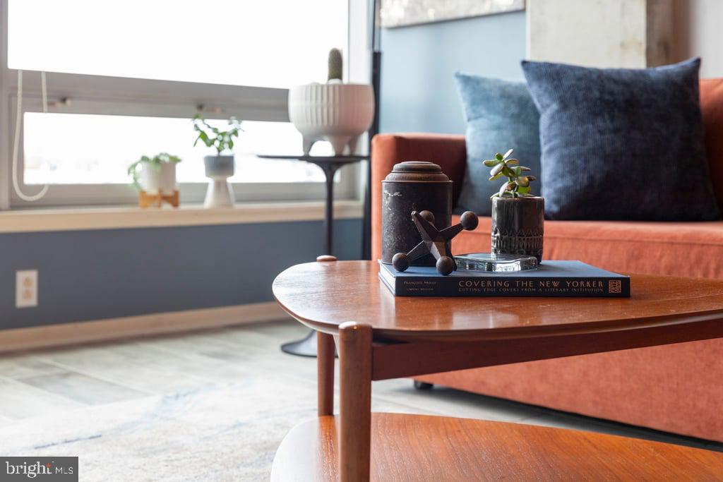 LOCUST POINT - Residential