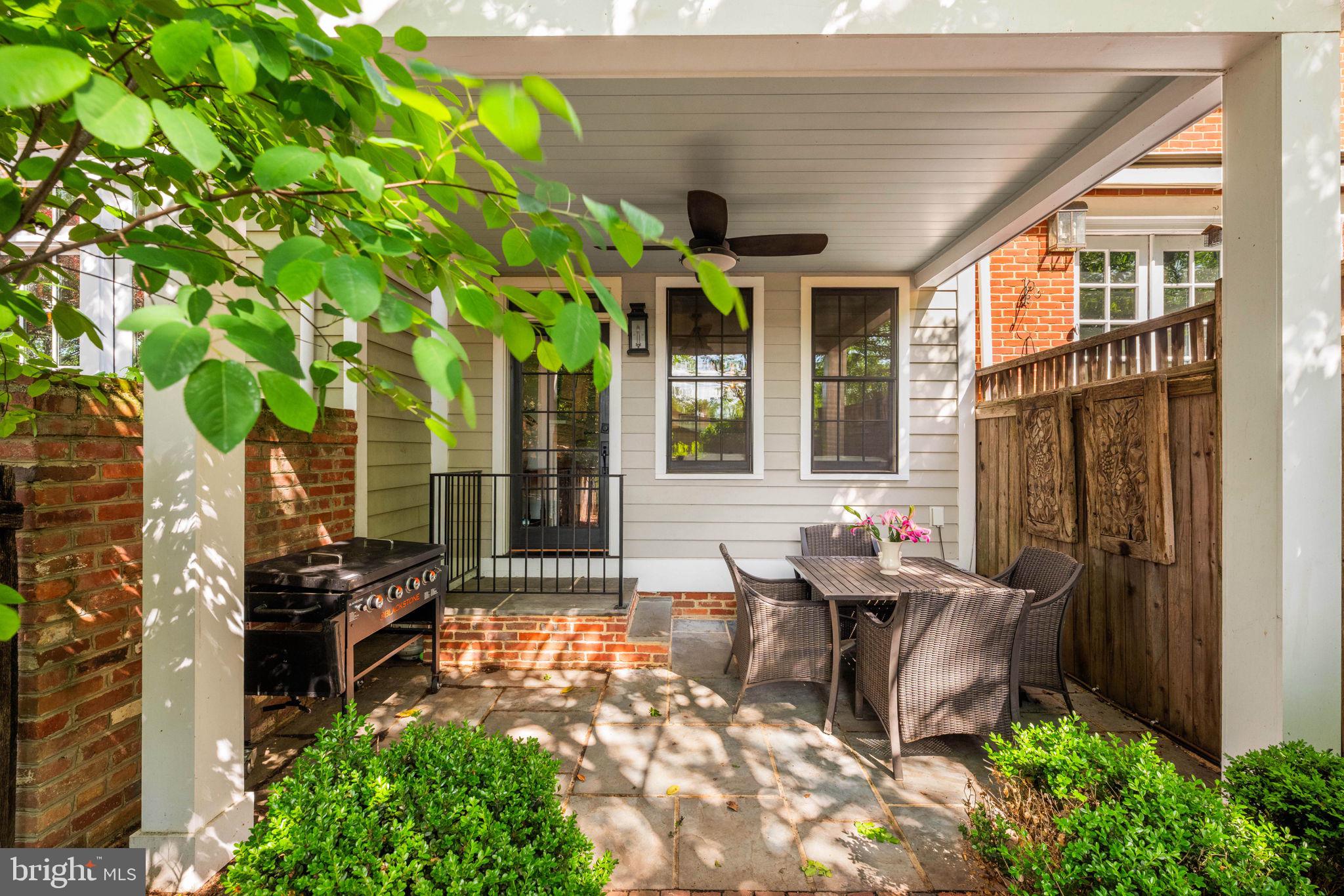 OLD TOWN ALEXANDRIA - Residential