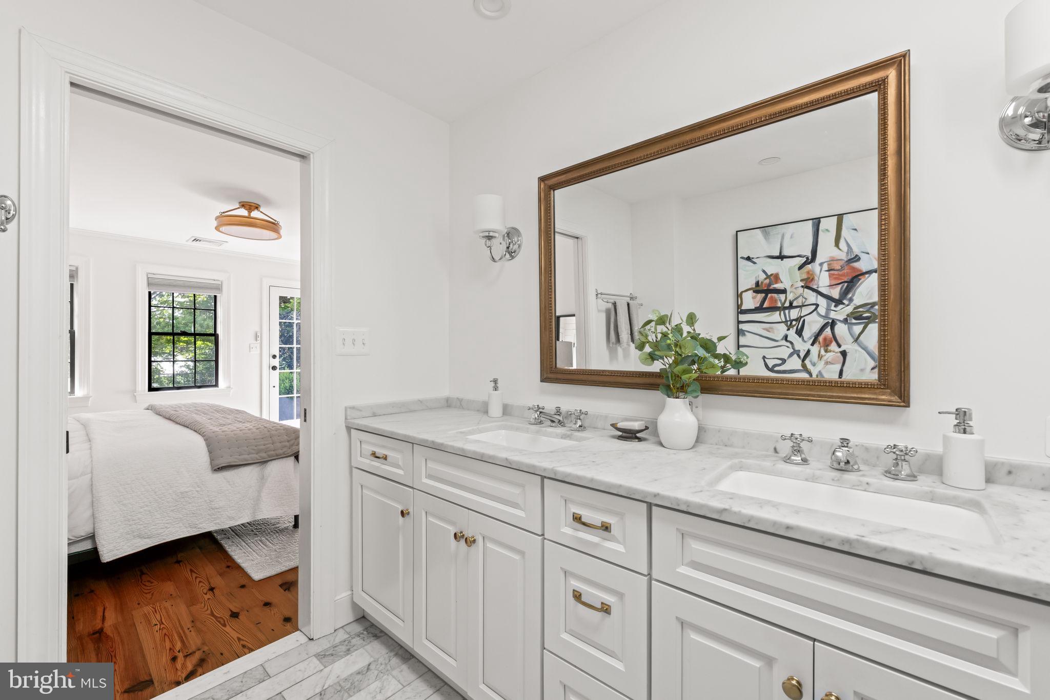 OLD TOWN ALEXANDRIA - Residential