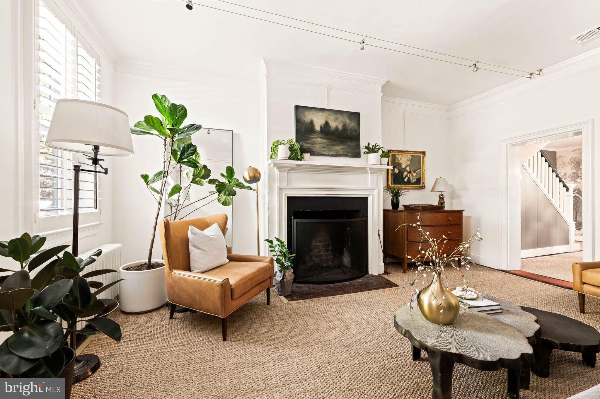 OLD TOWN ALEXANDRIA - Residential