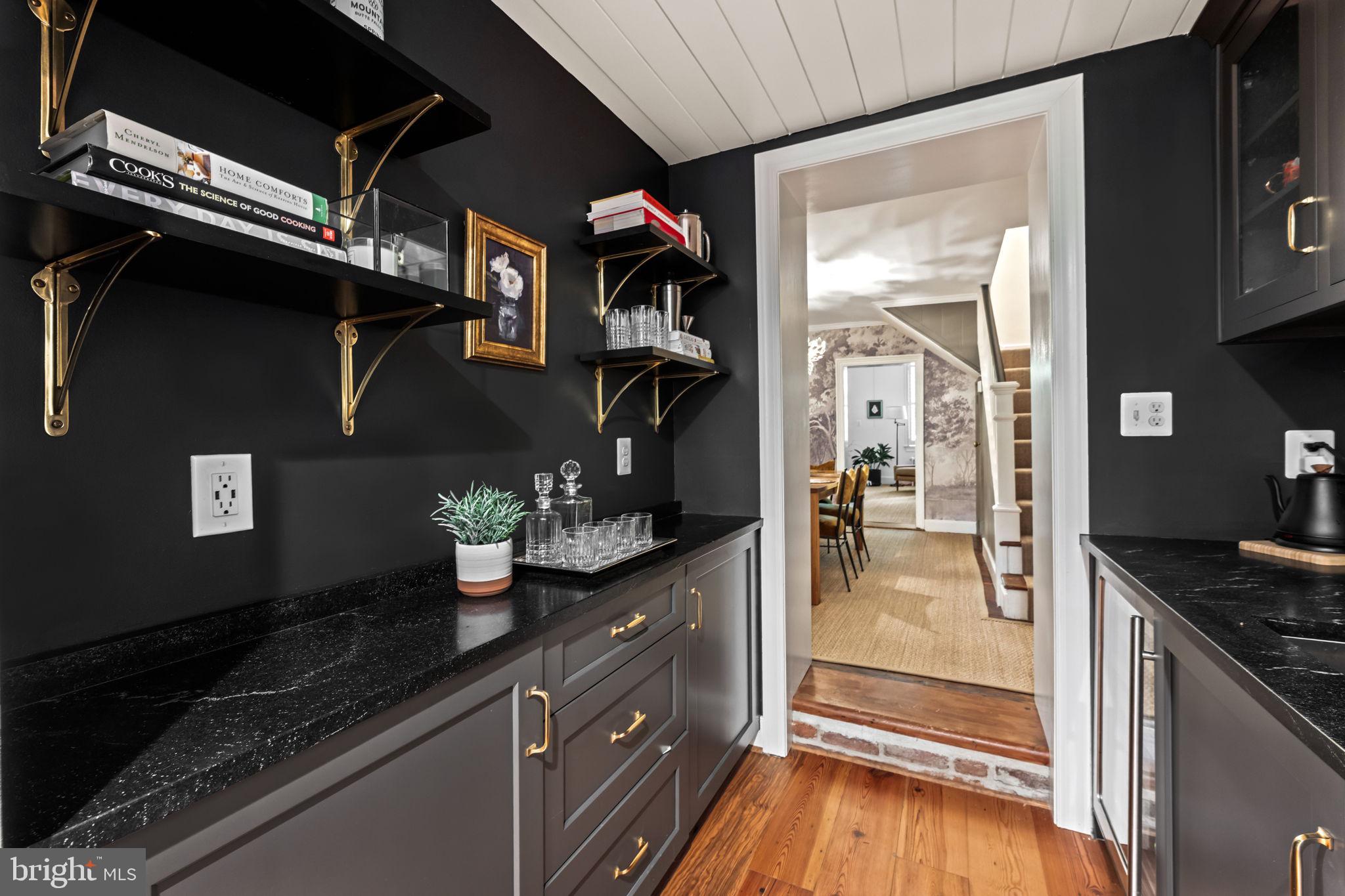 OLD TOWN ALEXANDRIA - Residential