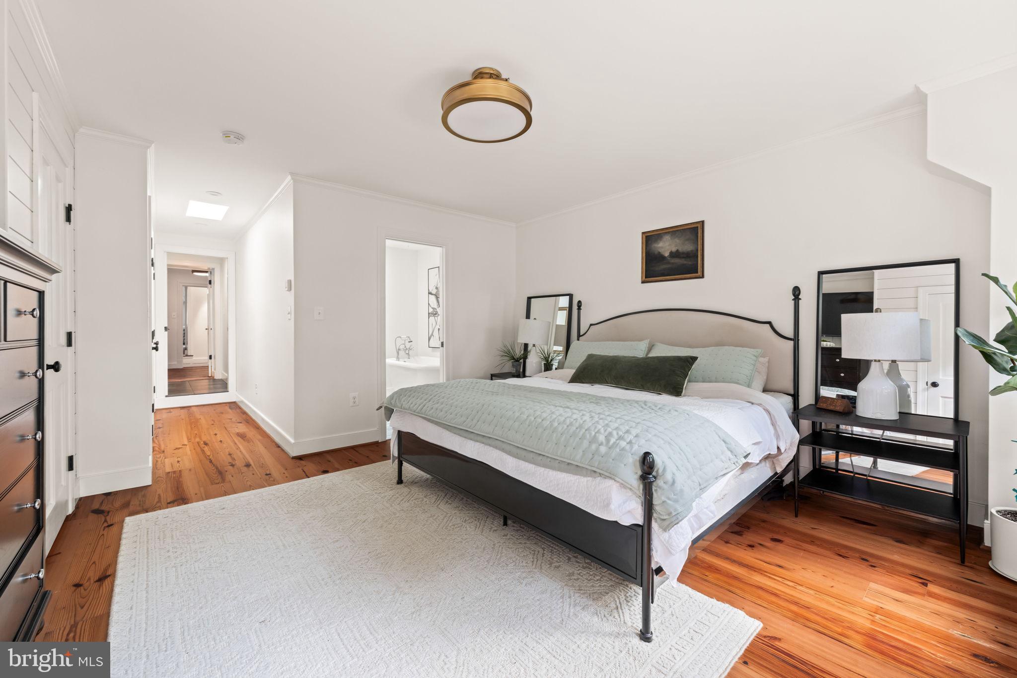 OLD TOWN ALEXANDRIA - Residential