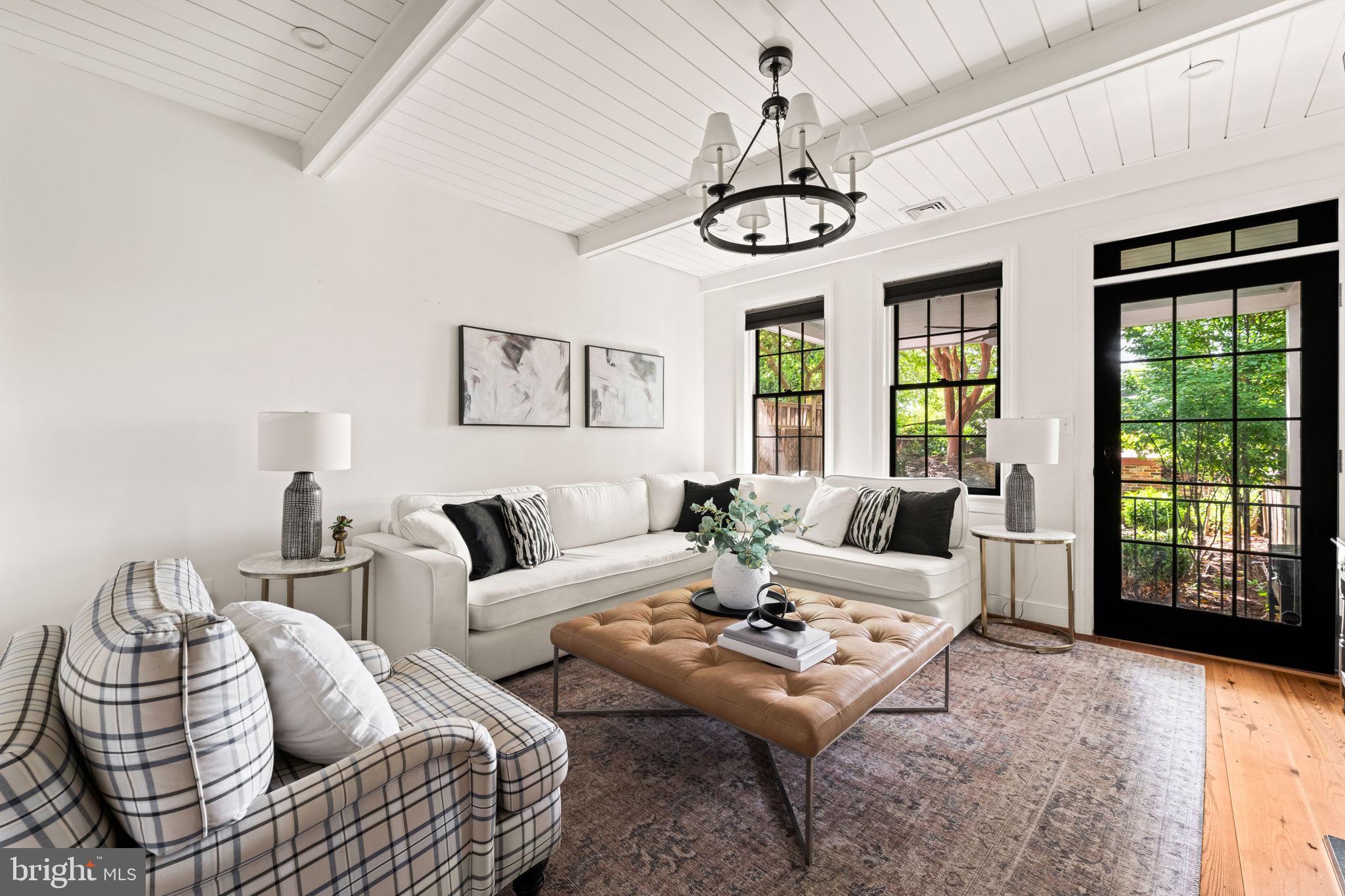 OLD TOWN ALEXANDRIA - Residential
