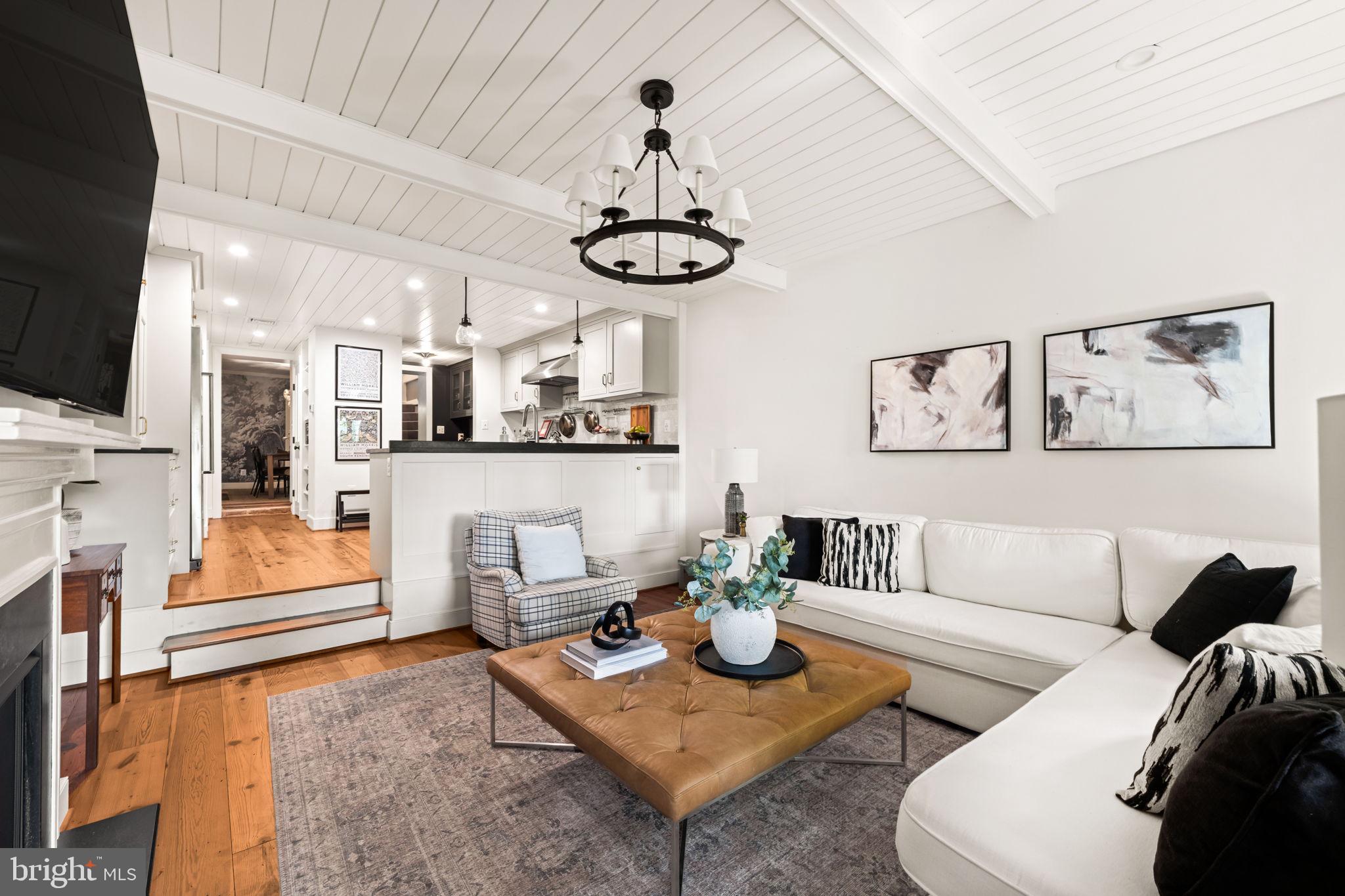 OLD TOWN ALEXANDRIA - Residential
