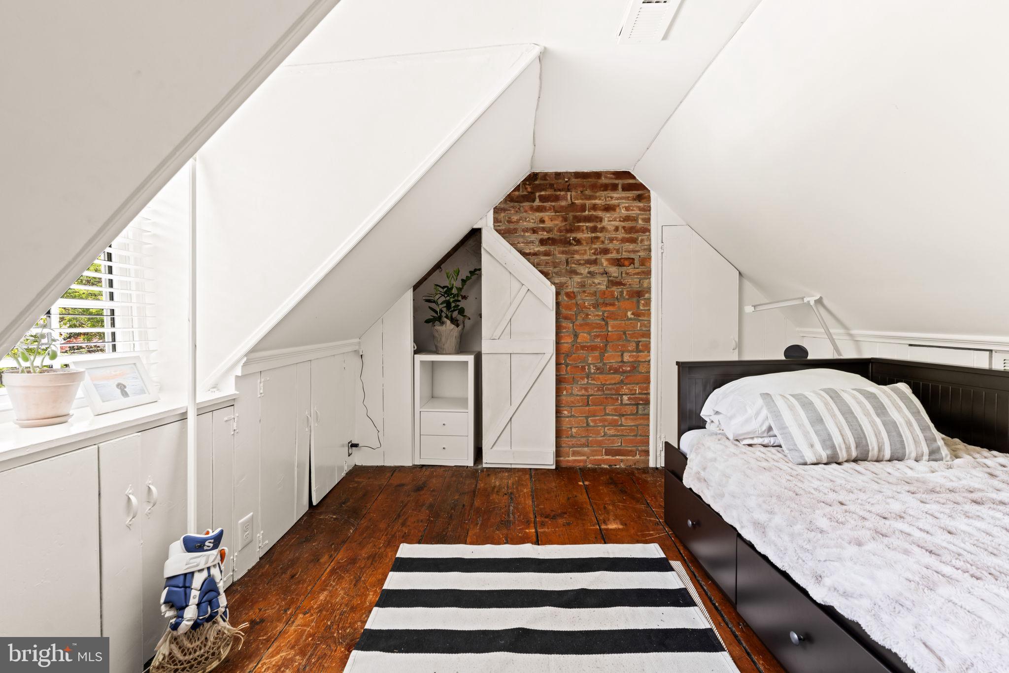 OLD TOWN ALEXANDRIA - Residential