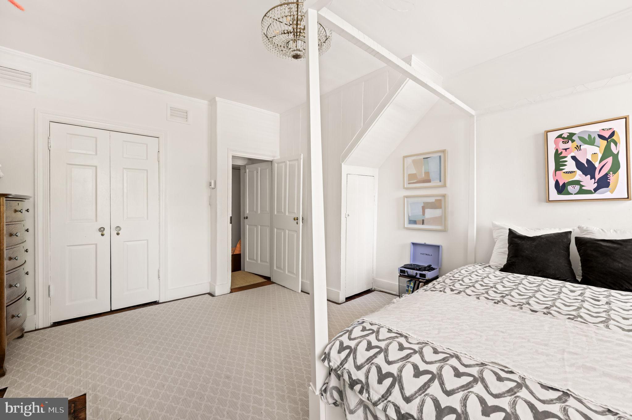OLD TOWN ALEXANDRIA - Residential