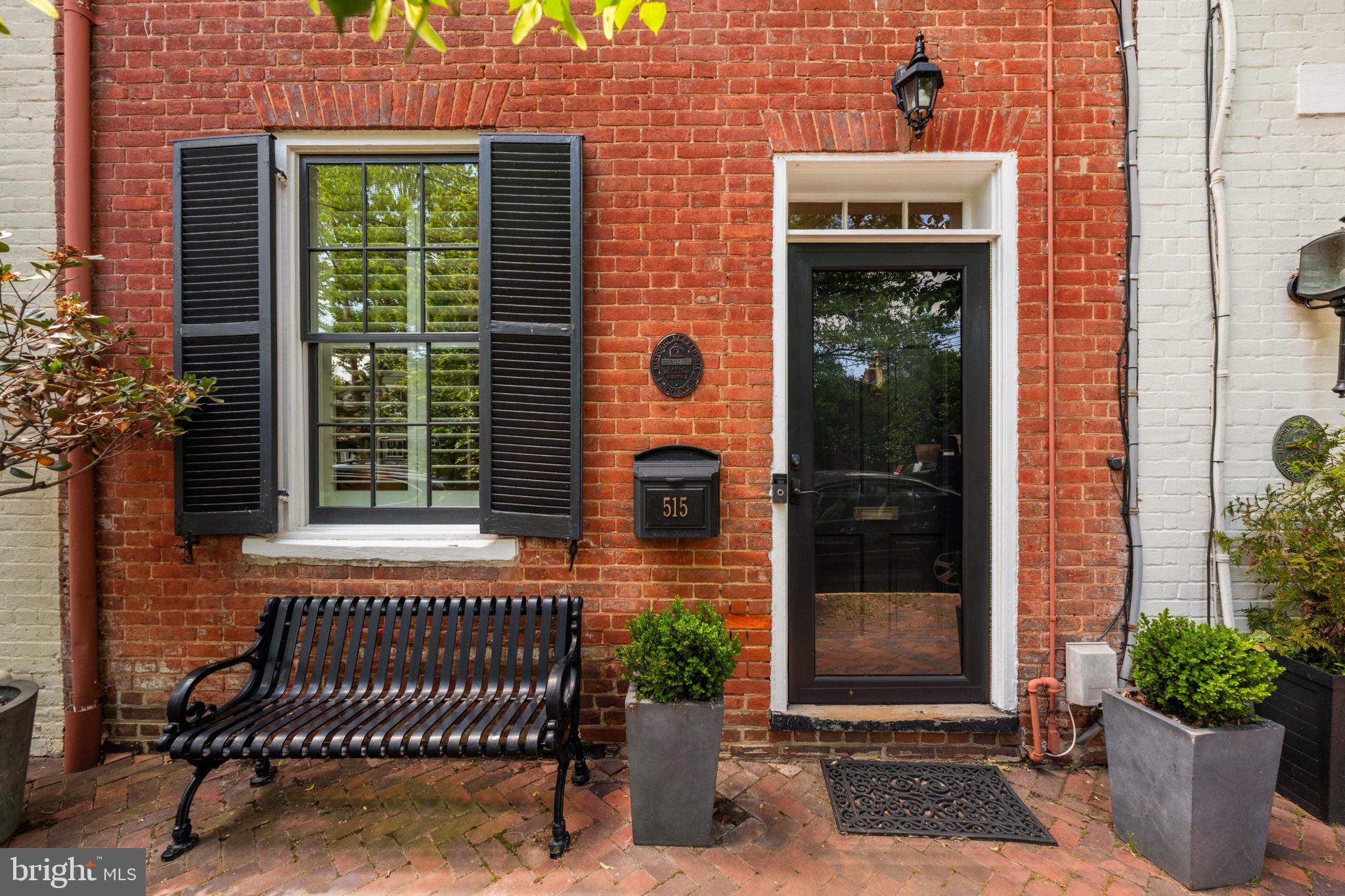 OLD TOWN ALEXANDRIA - Residential