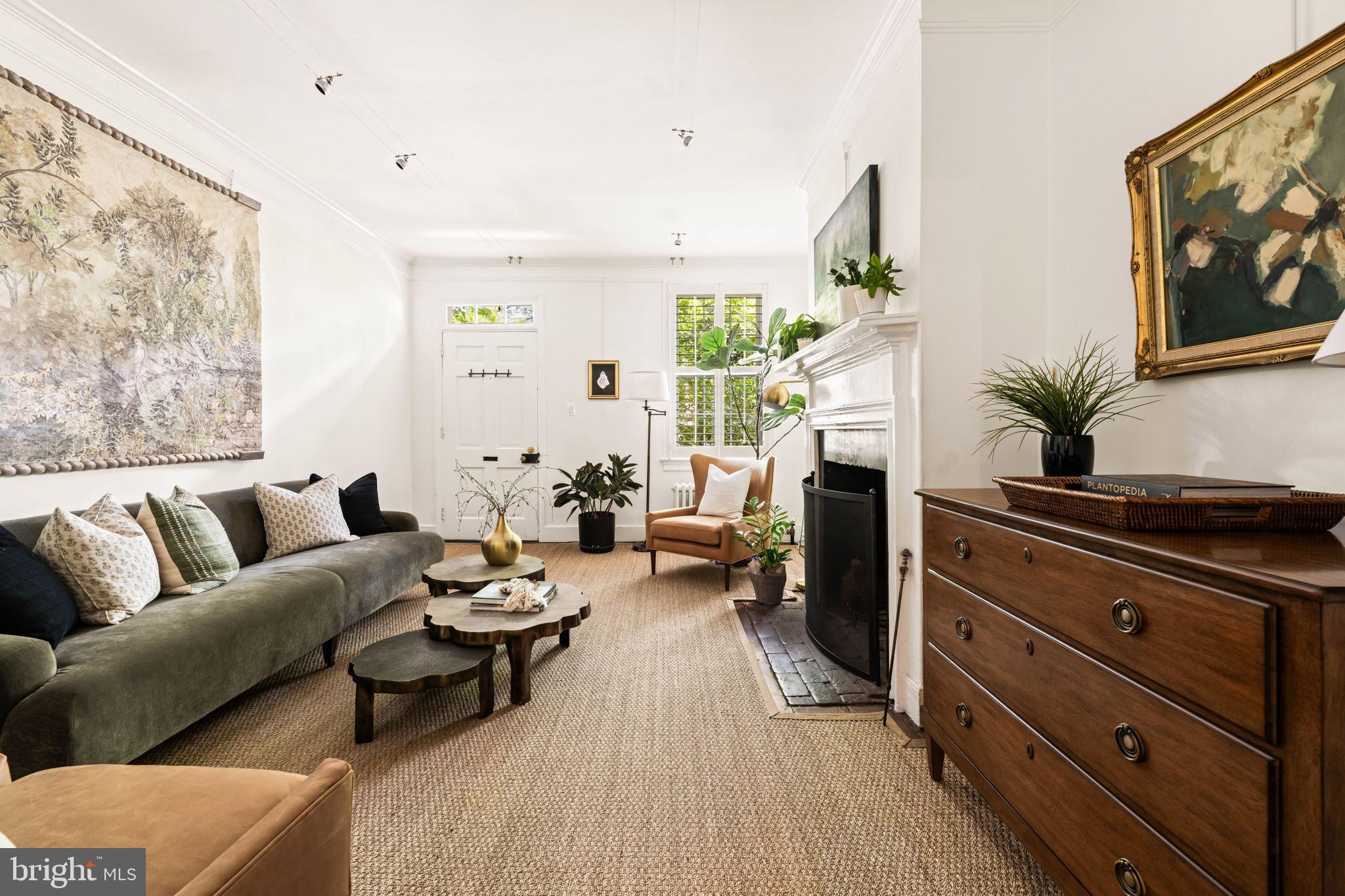 OLD TOWN ALEXANDRIA - Residential