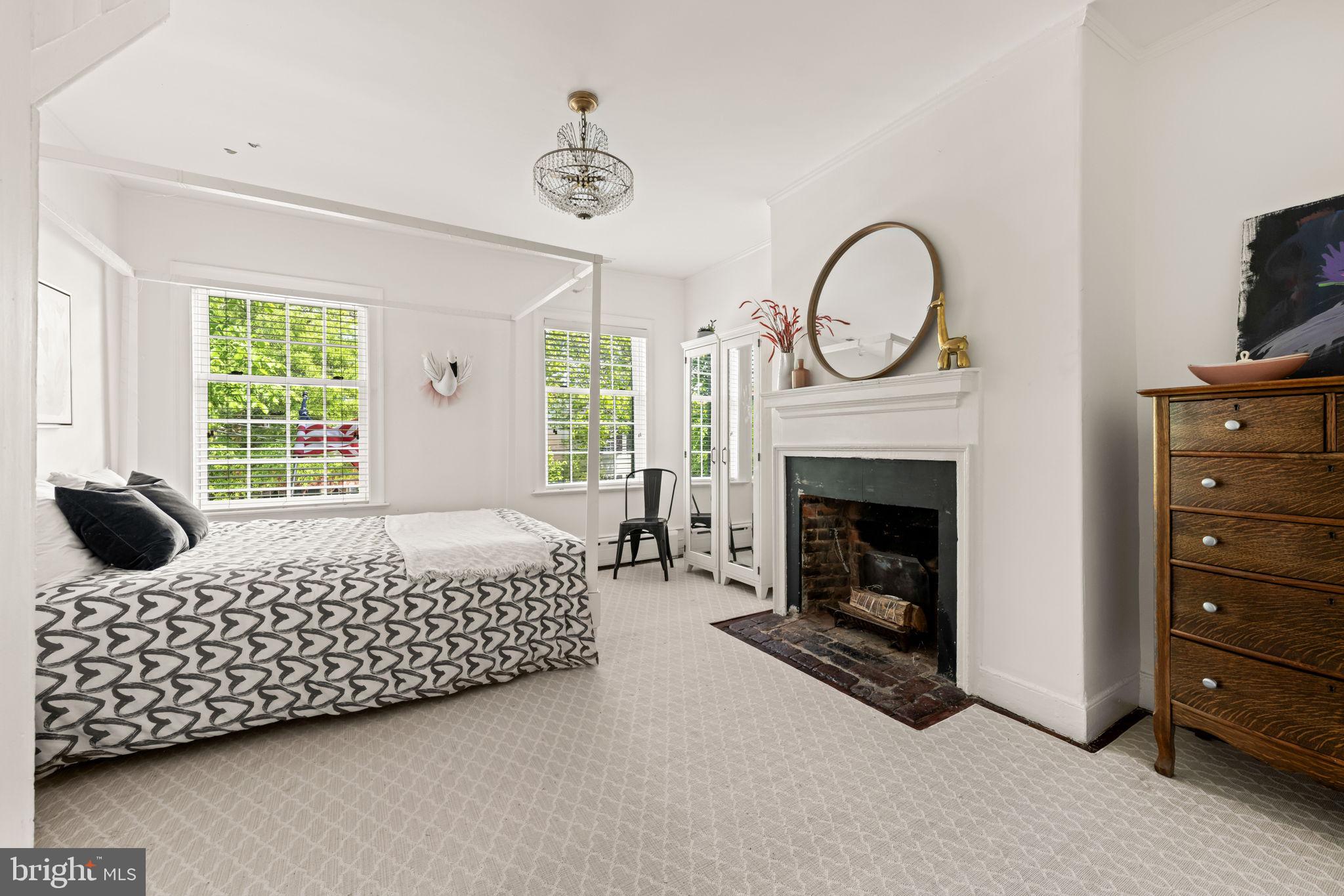OLD TOWN ALEXANDRIA - Residential