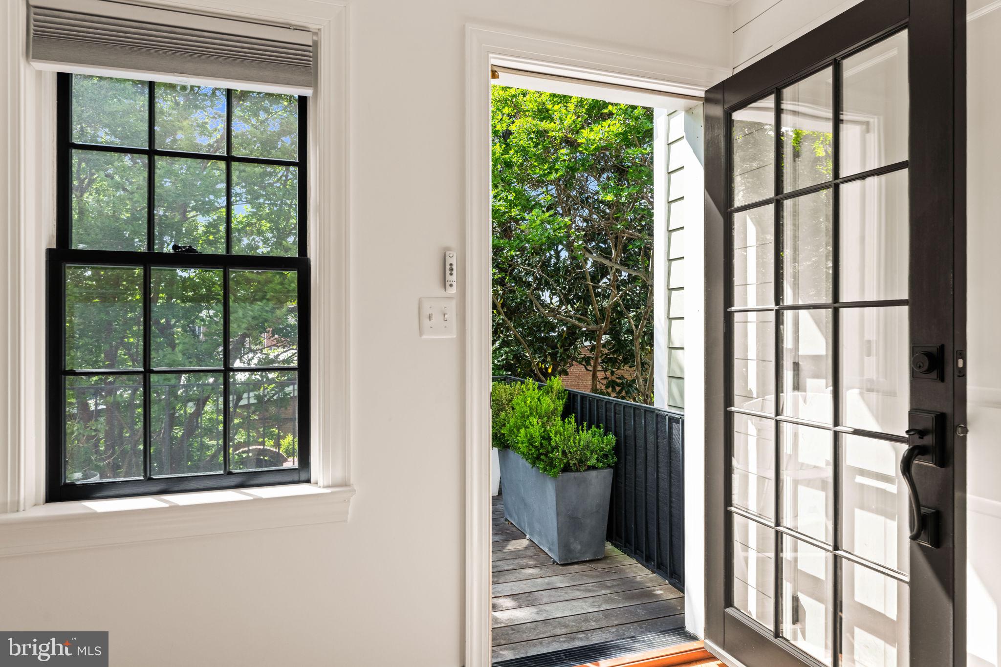 OLD TOWN ALEXANDRIA - Residential