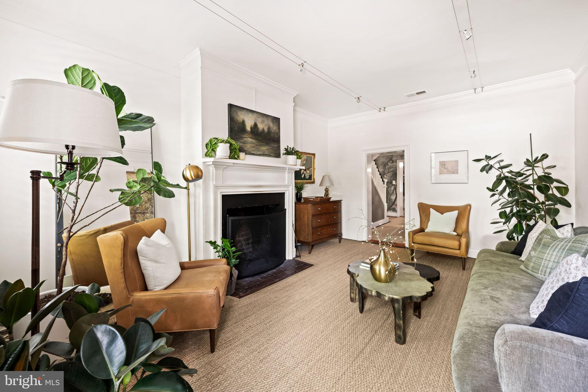OLD TOWN ALEXANDRIA - Residential