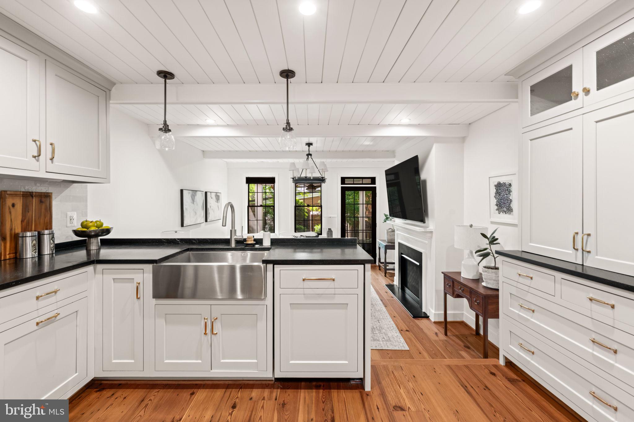 OLD TOWN ALEXANDRIA - Residential