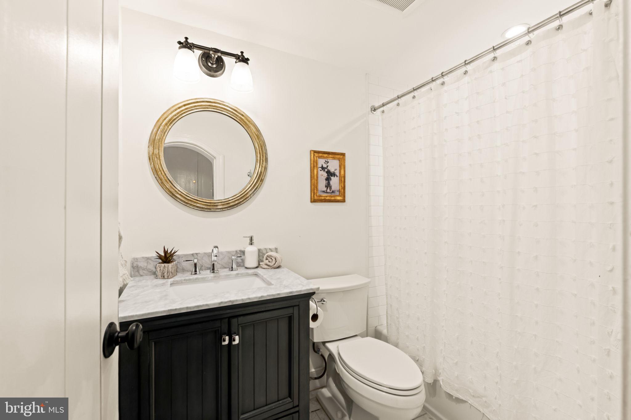 OLD TOWN ALEXANDRIA - Residential