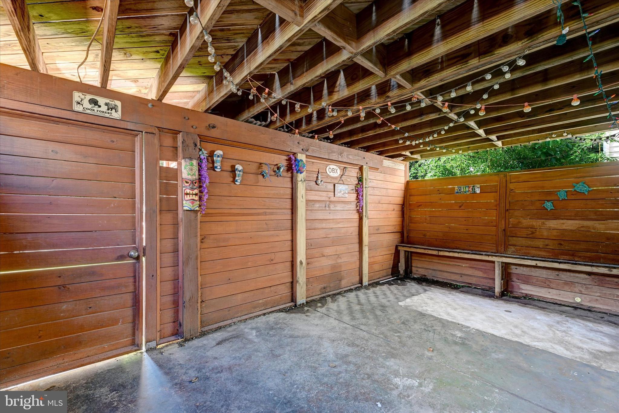 BEECH CREEK - Residential