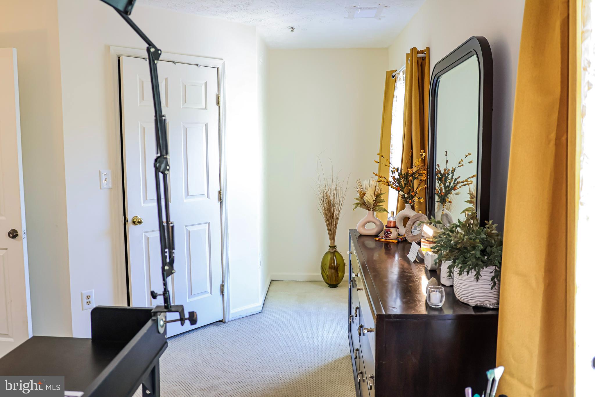 RUSSETT - Residential