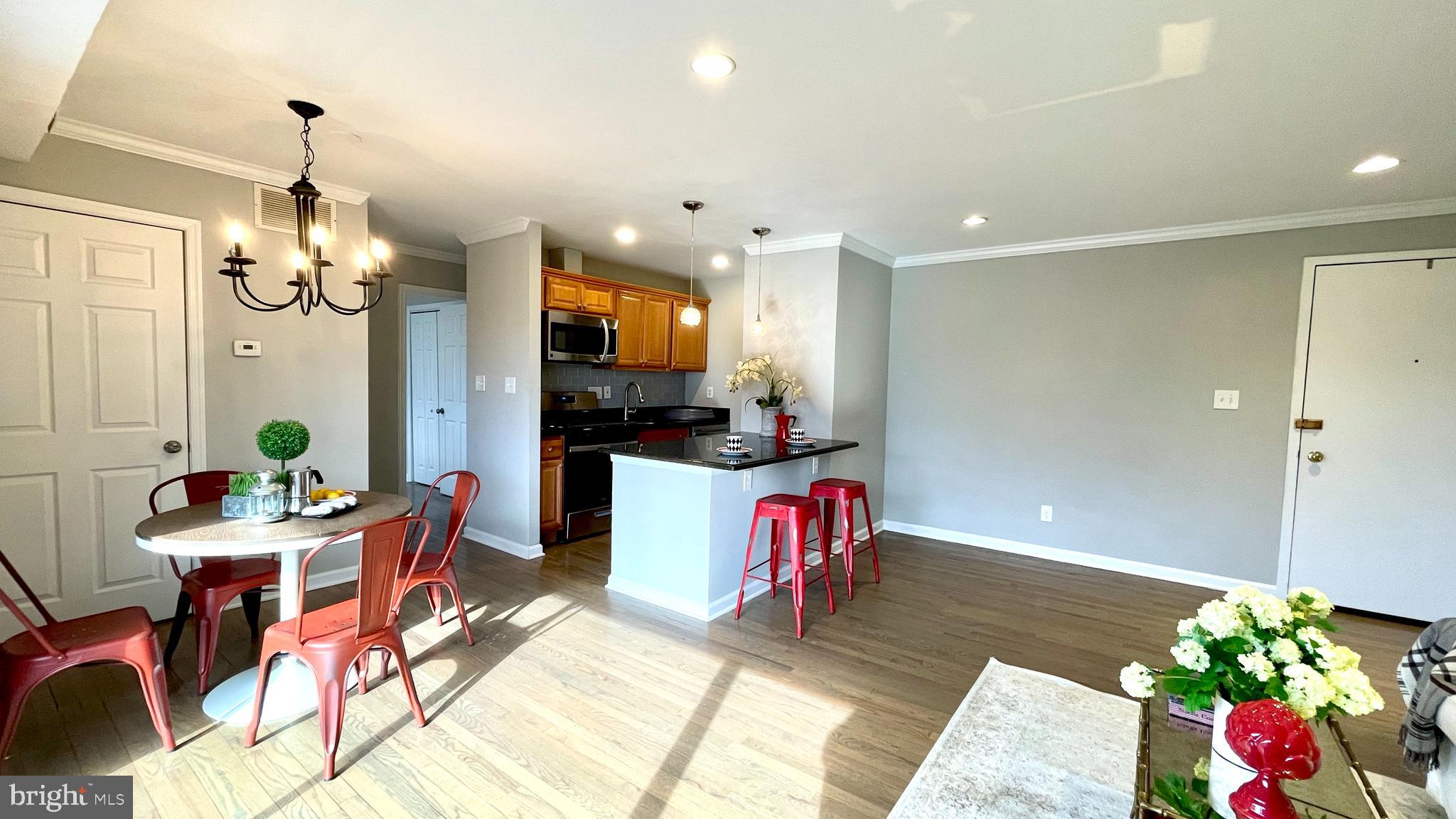 FALLS CHURCH GARDENS - Residential
